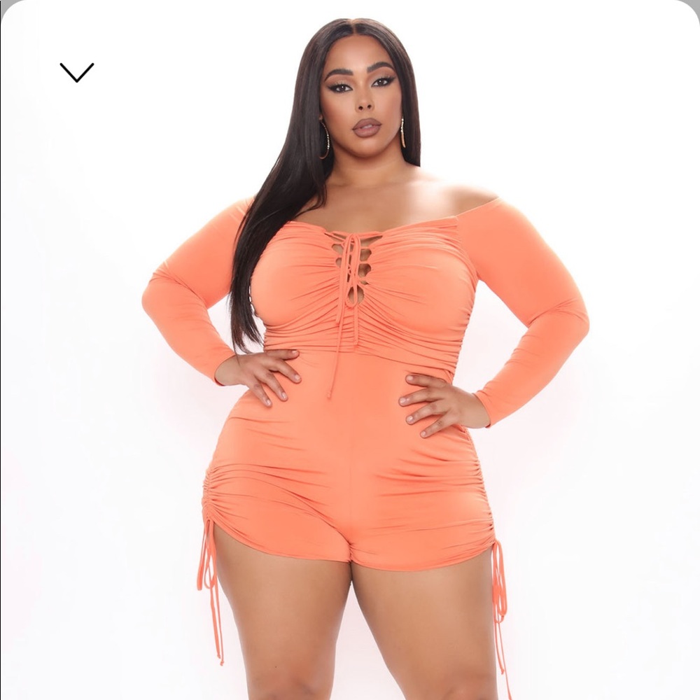 1x Fashion Nova Romper